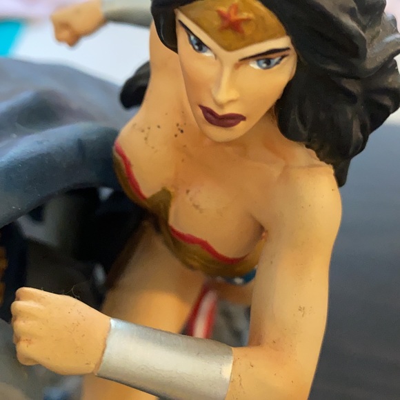 DC Justice League of America Build A Scene Statues - Picture 6 of 13